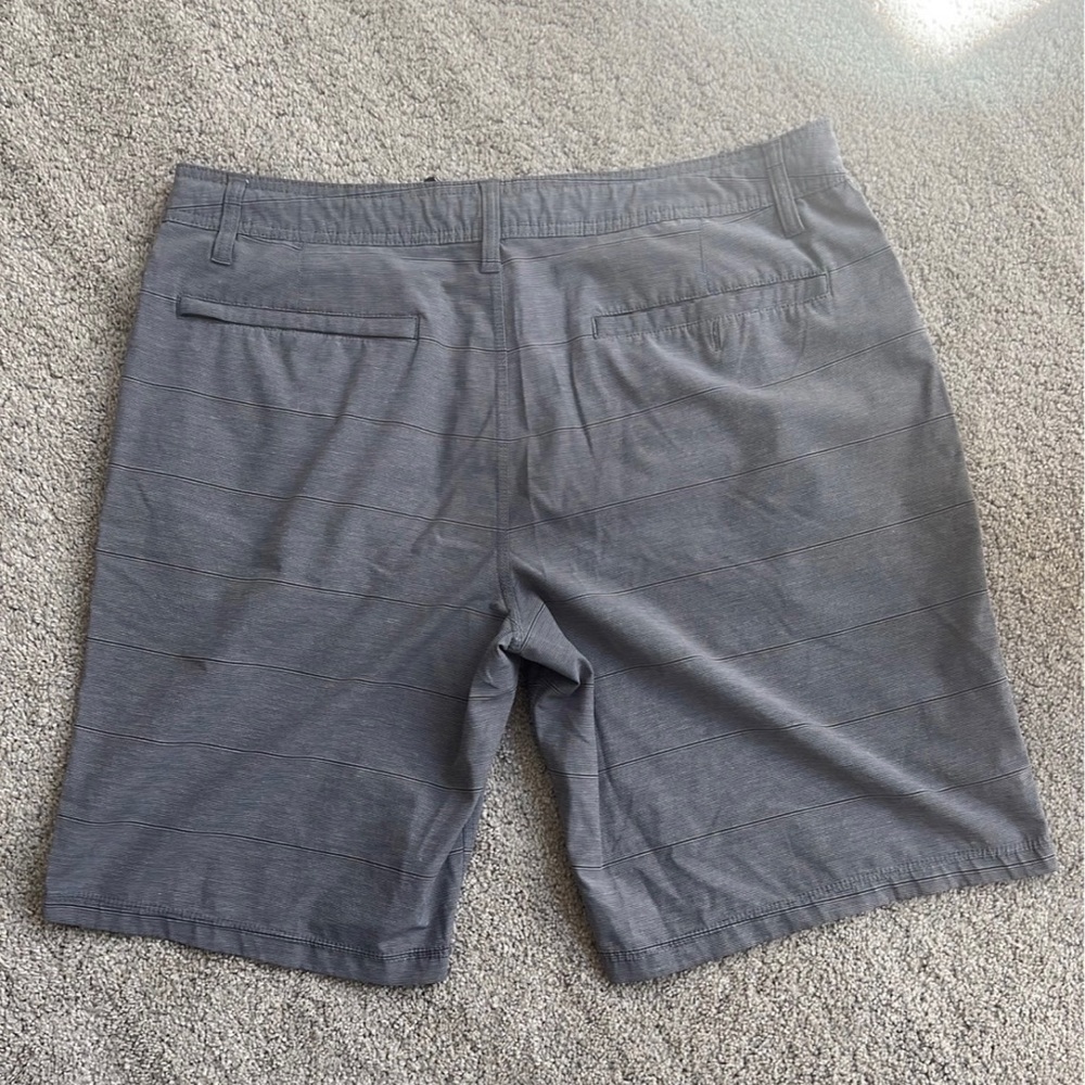 Hang Ten men’s shorts - Picture 2 of 3